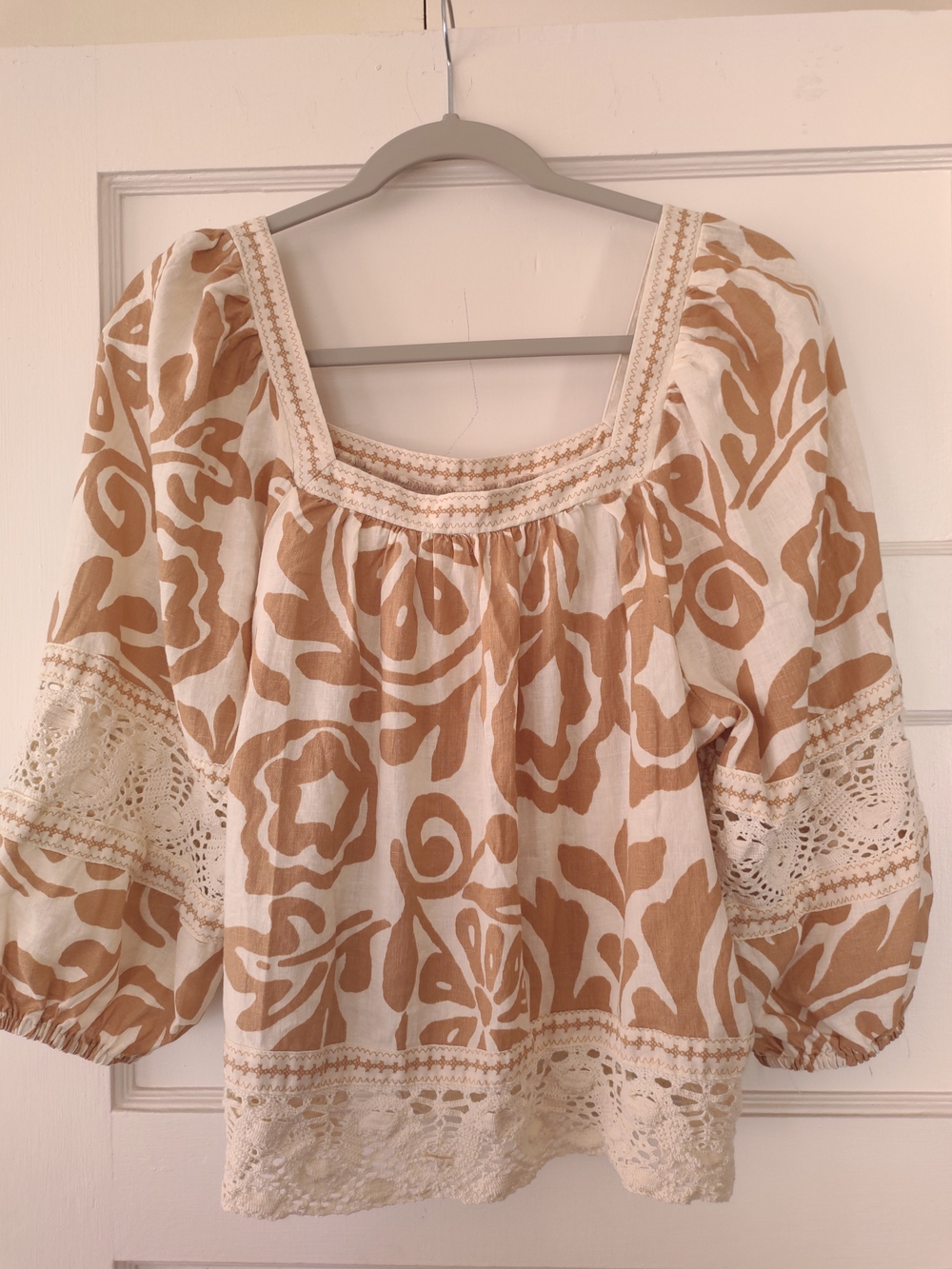 Christian Siriano Cream & Tan Square Neck Peasant Blouse Lg Excellent Condition - Picture 2 of 3